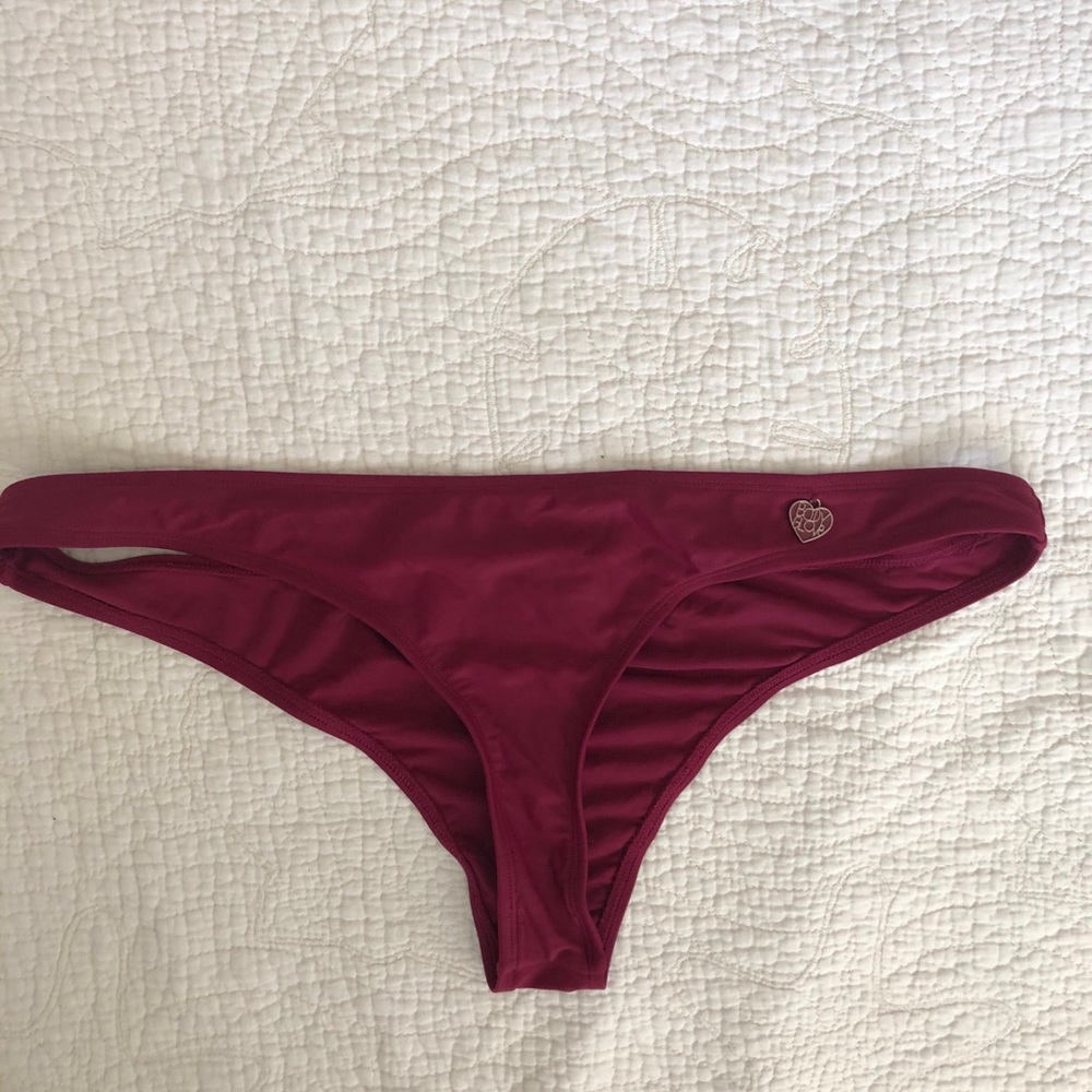 Body Glove maroon bottoms